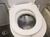 Грязный туалет в вагоне